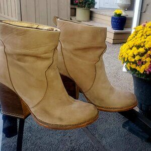 Timberland Marge Suede Ankle Booties